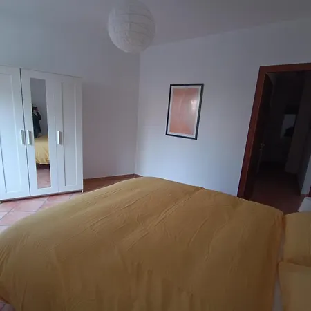 Laura's House דירה *