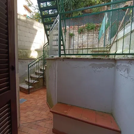 Laura's House דירה