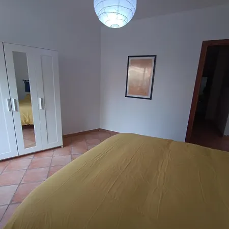 דירה Laura's House *